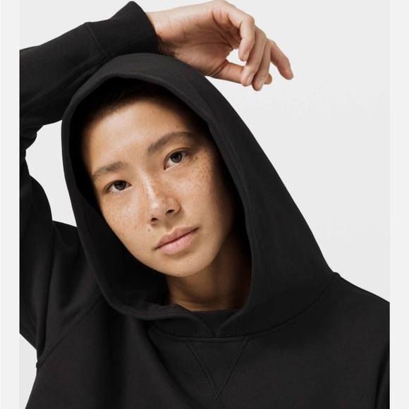 NWTOT Black lululemon all yours cropped hoodie - Picture 4 of 10